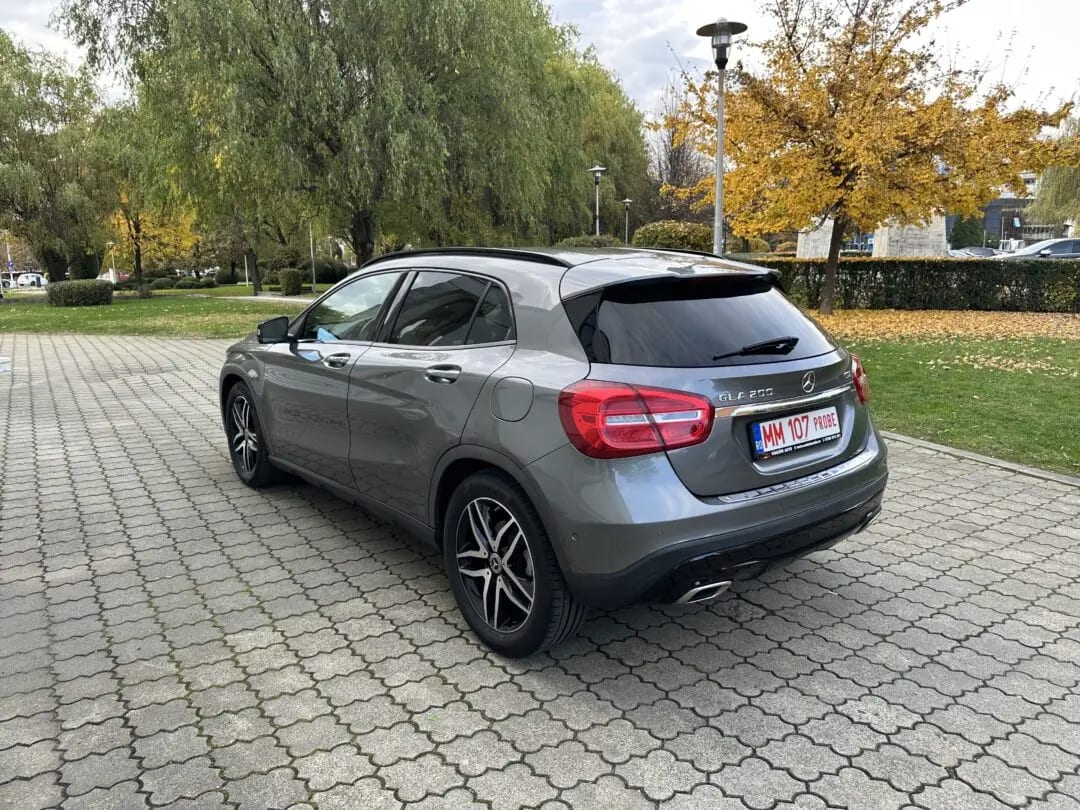 Mercedes-Benz GLA 200