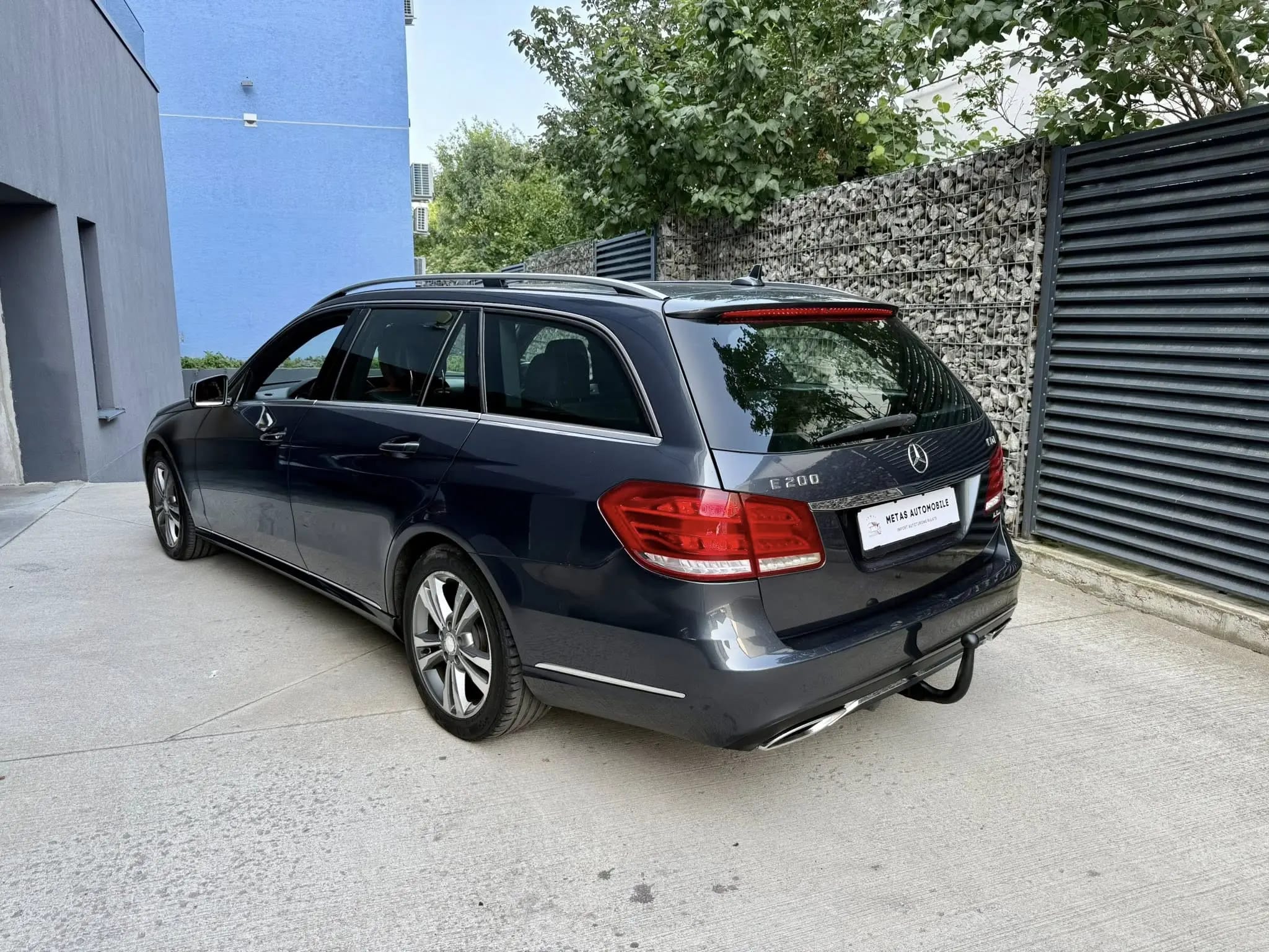 Mercedes-Benz E 200
