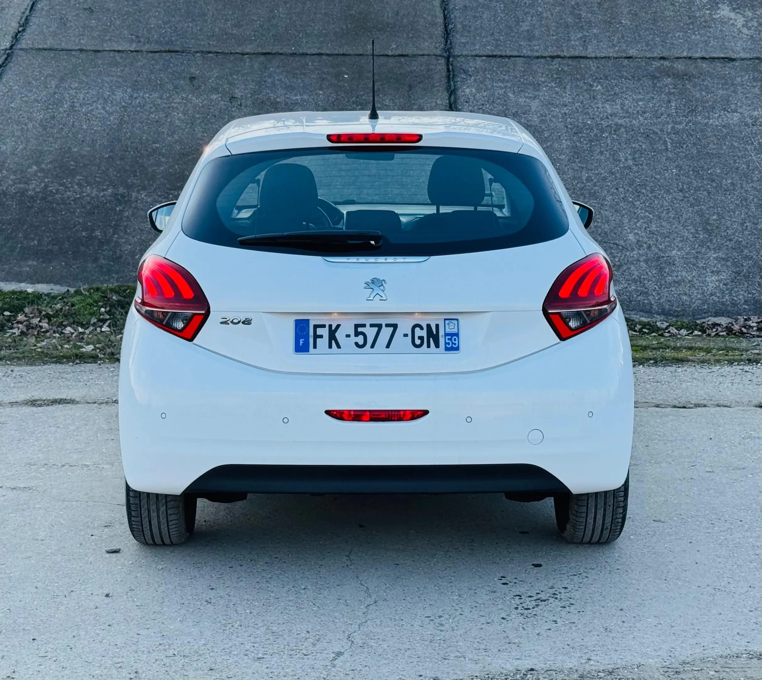 Peugeot 208