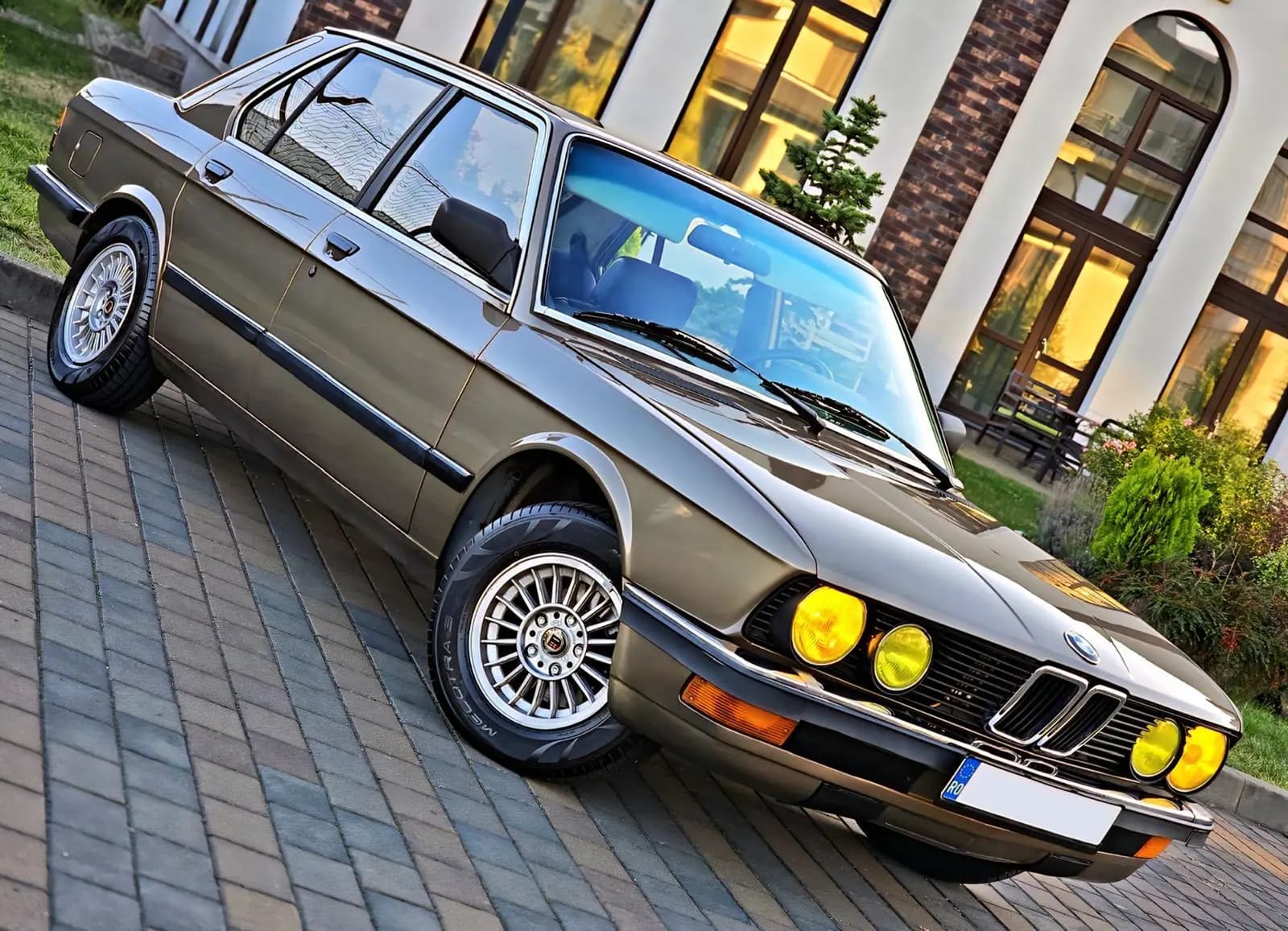 BMW 518
