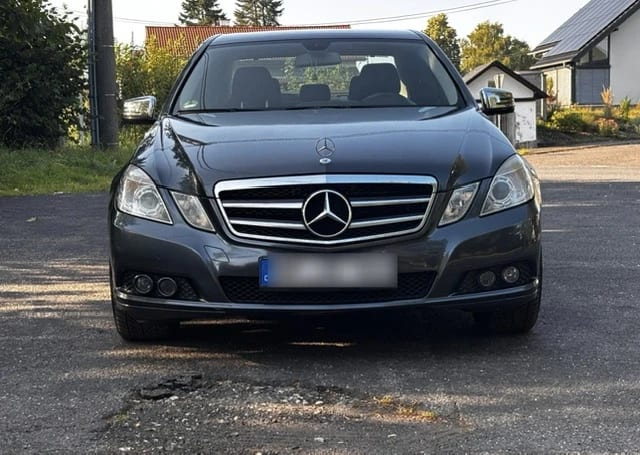 Mercedes-Benz E 220