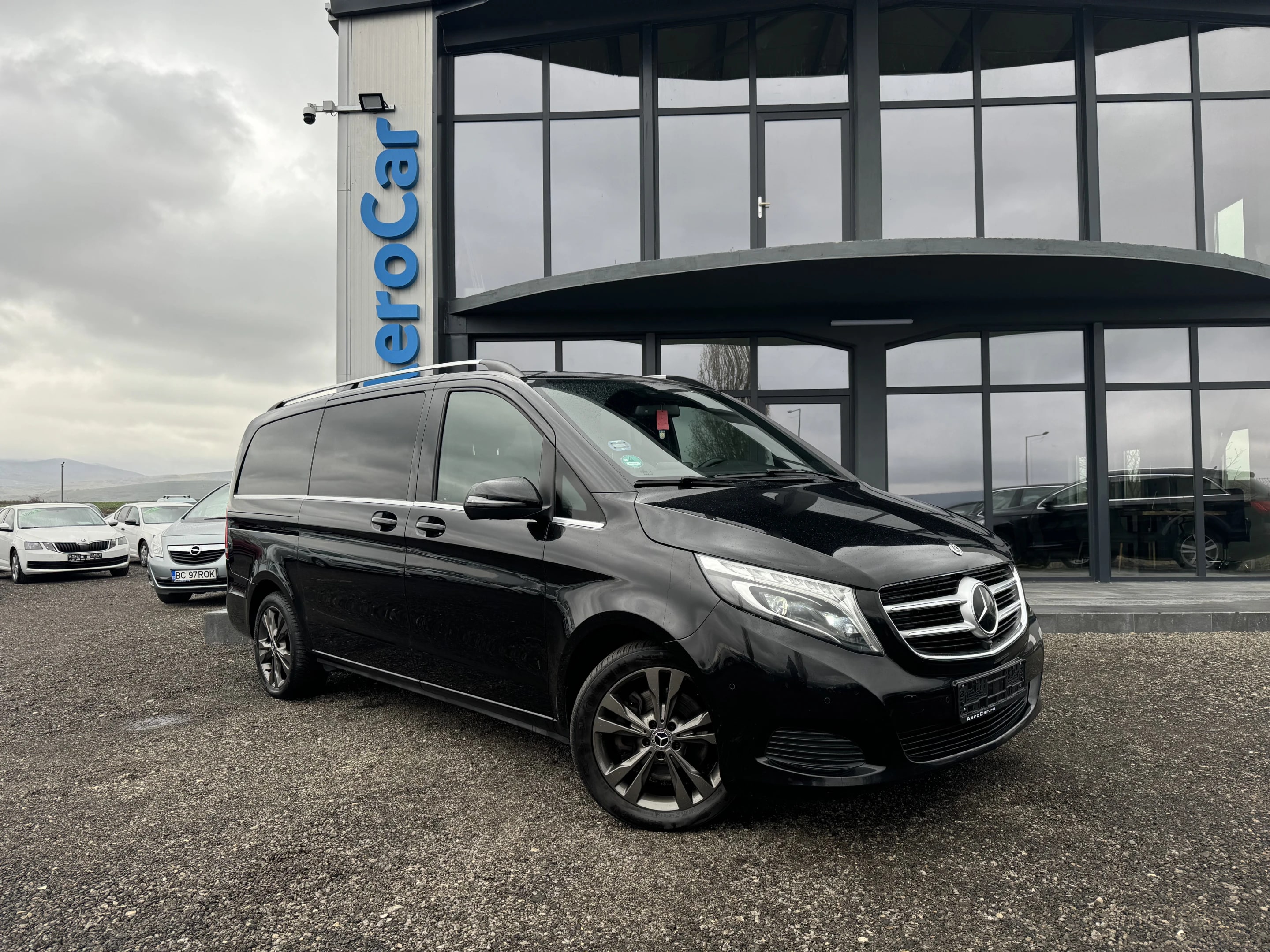 Mercedes-Benz V 250