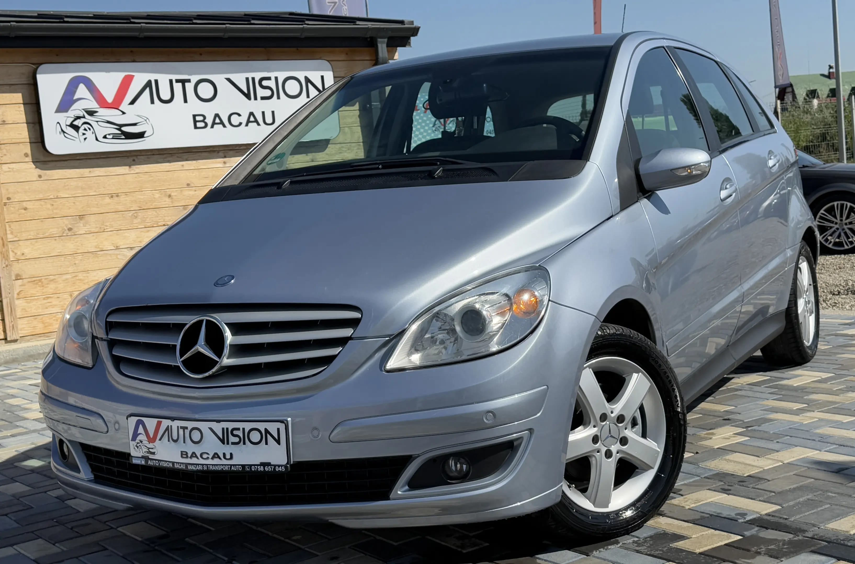 Mercedes-Benz B 200