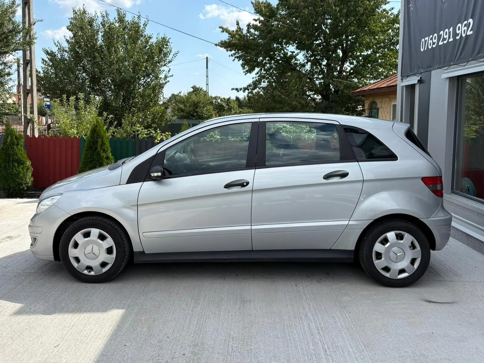 Mercedes-Benz B 200