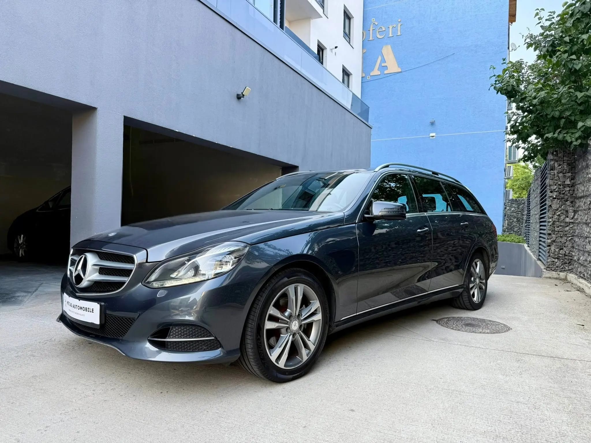 Mercedes-Benz E 200