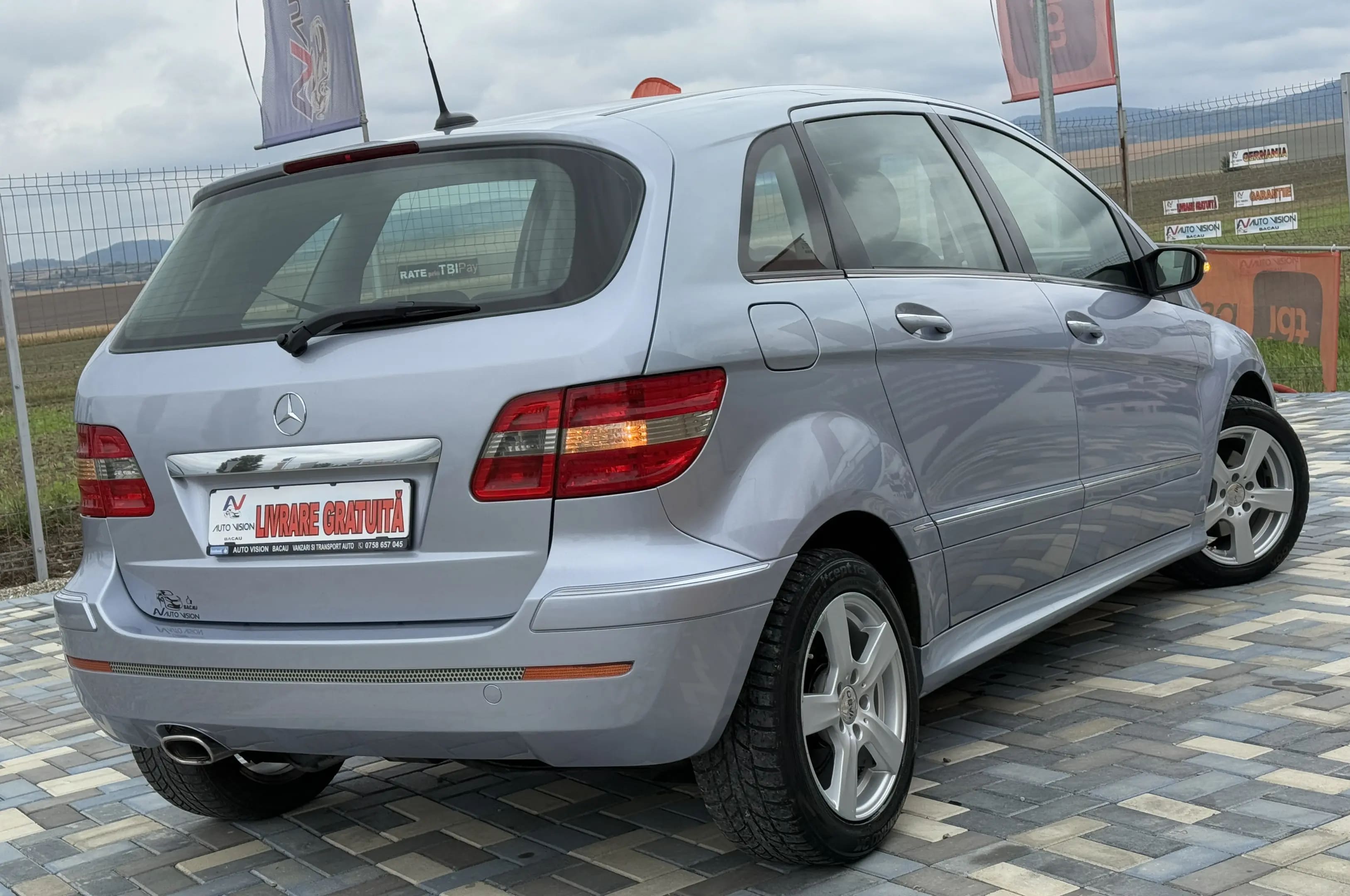 Mercedes-Benz B 200