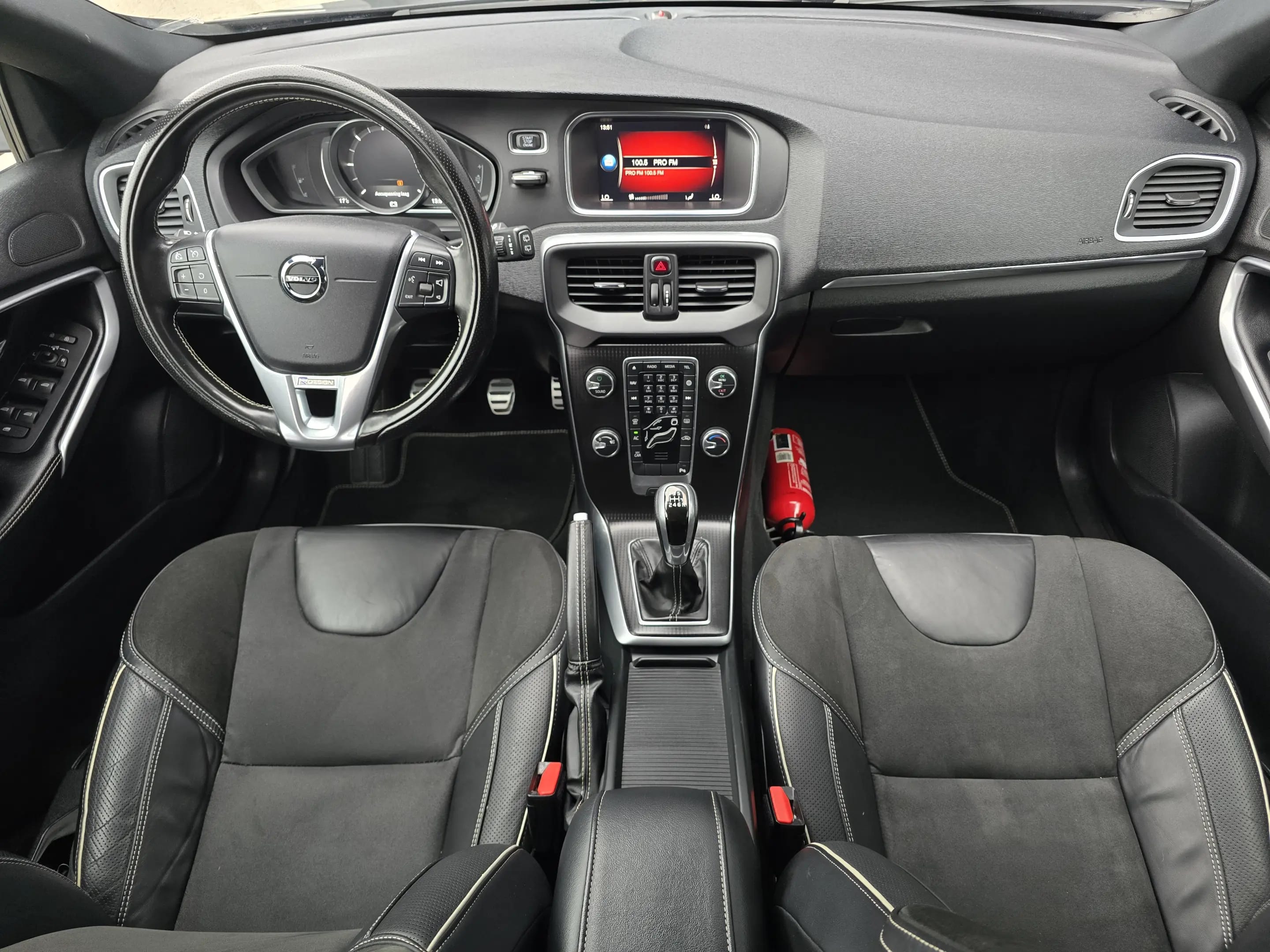 Volvo V40