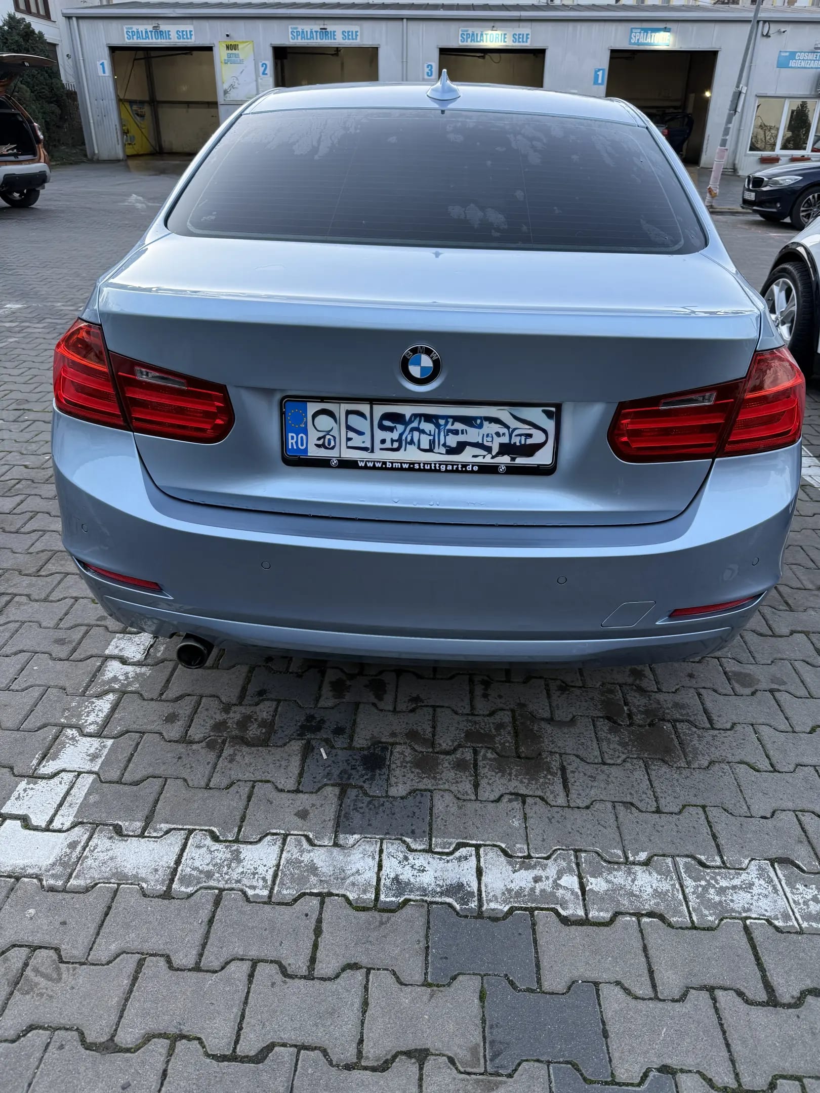 BMW 320