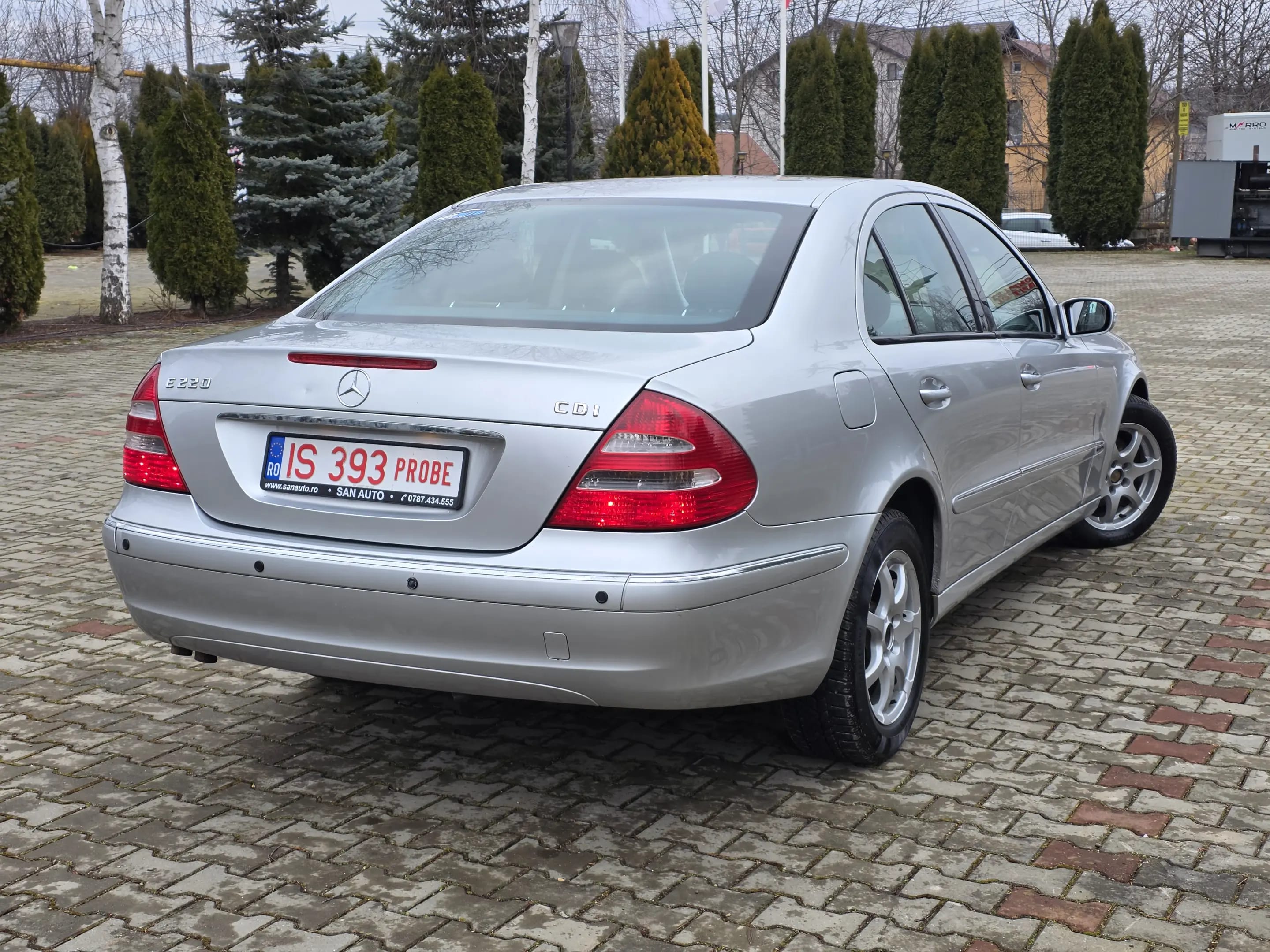 Mercedes-Benz E 220