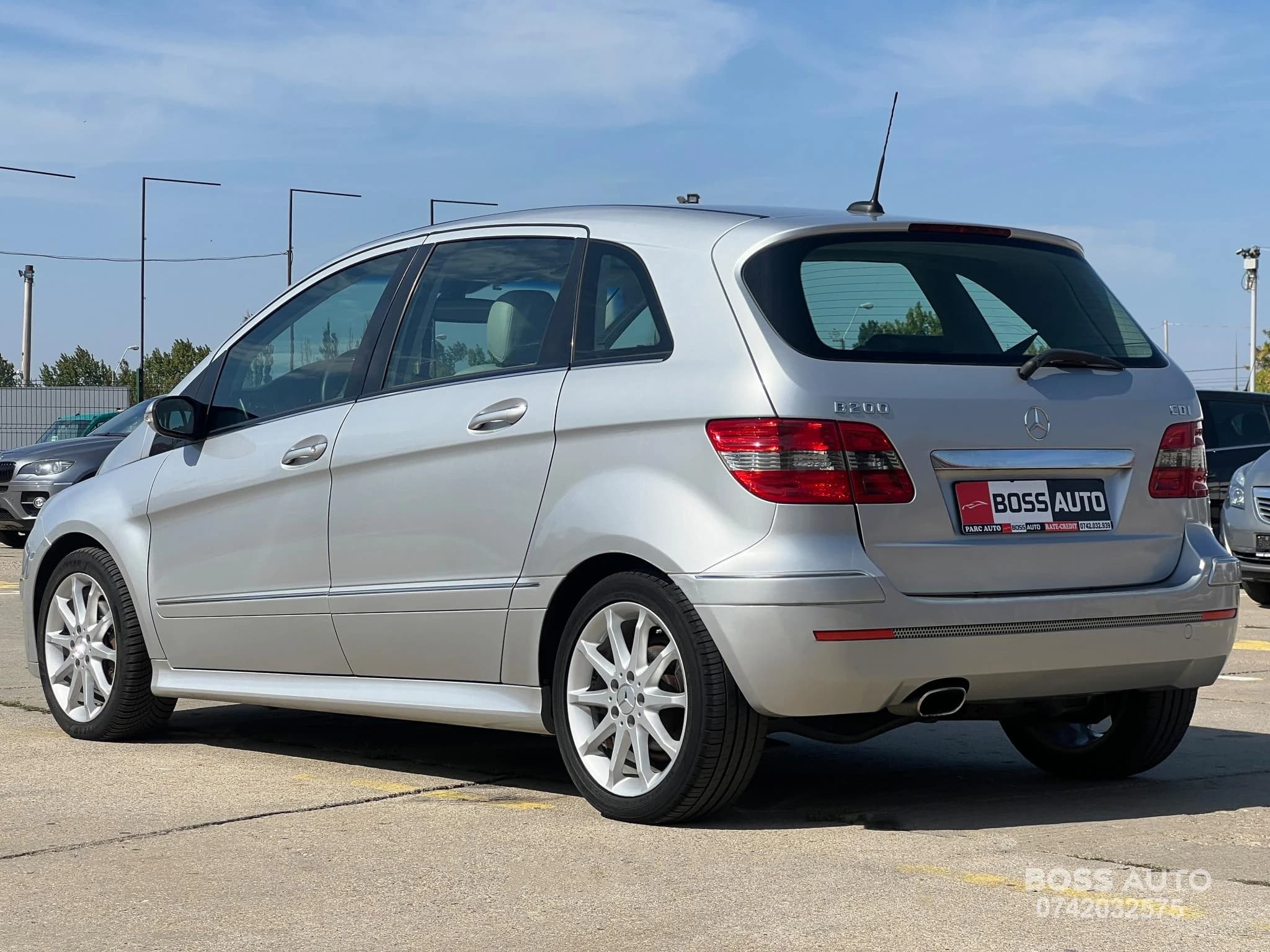 Mercedes-Benz B 200