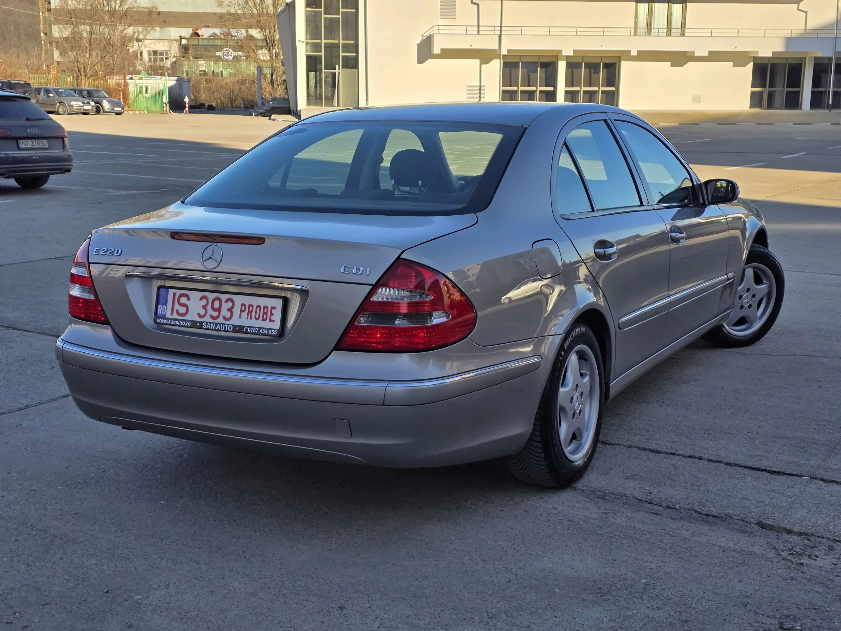 Mercedes-Benz E 220