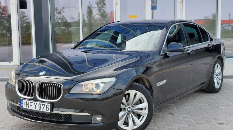 BMW 730