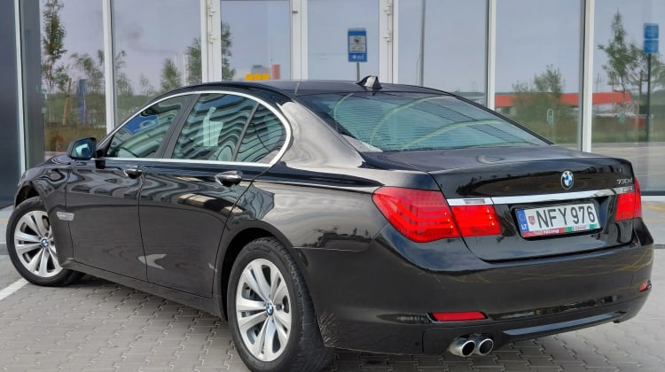 BMW 730