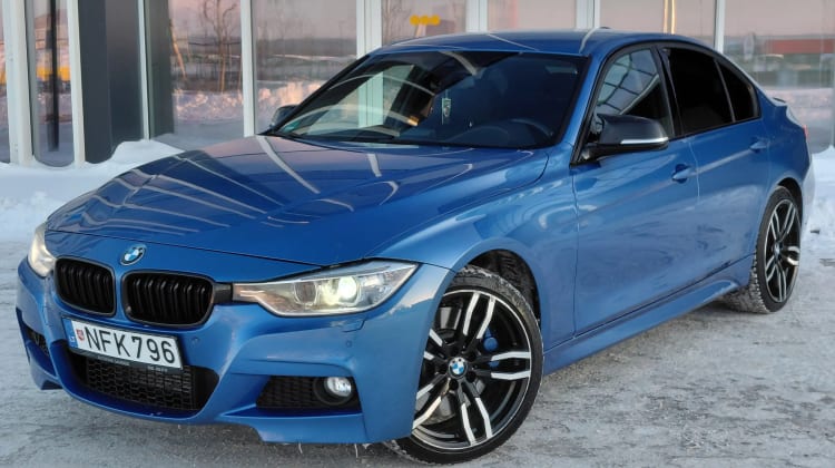 BMW 330