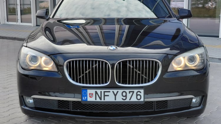 BMW 730