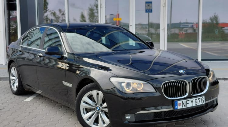 BMW 730