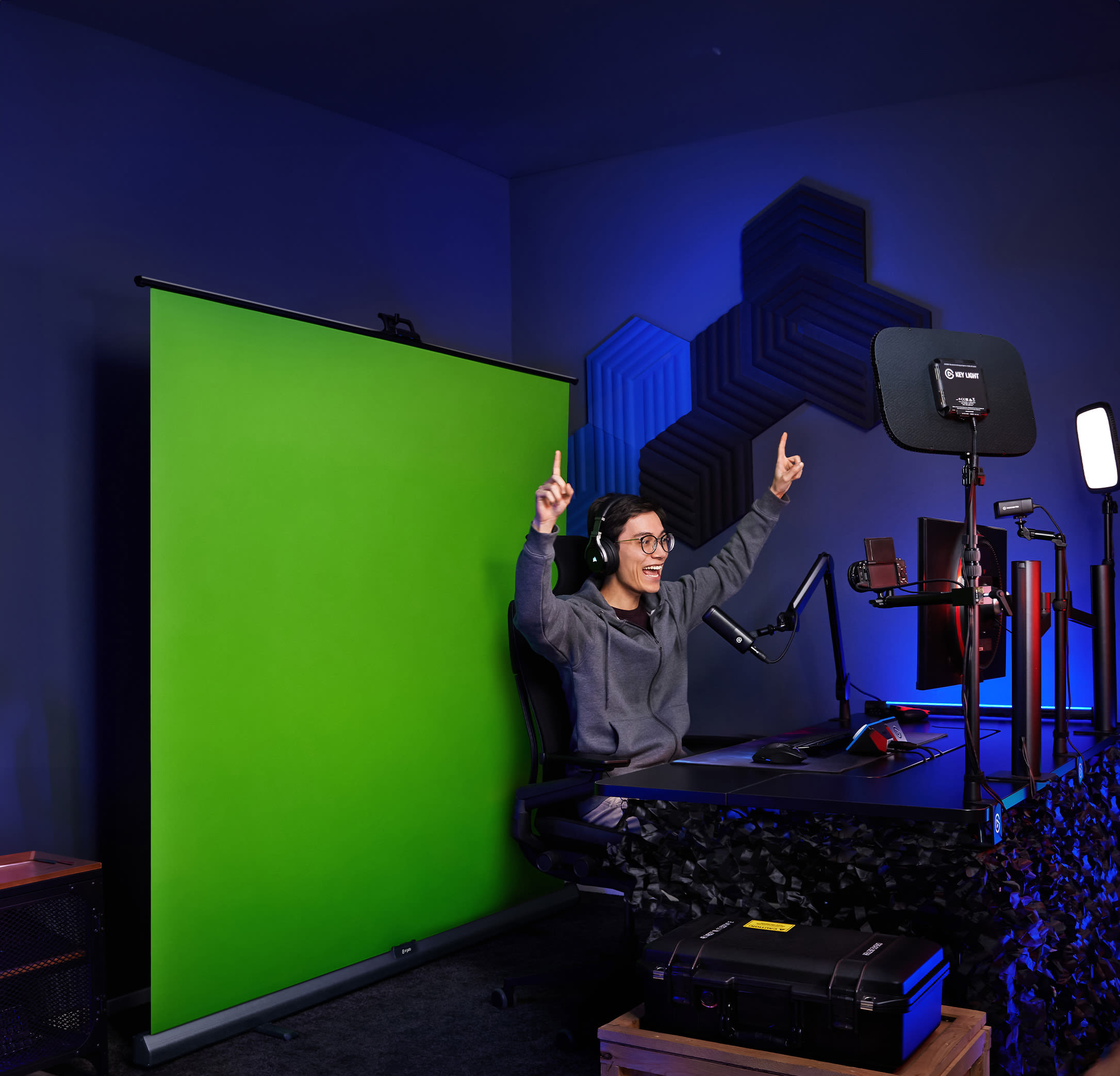 Go Big. Stay Hidden.