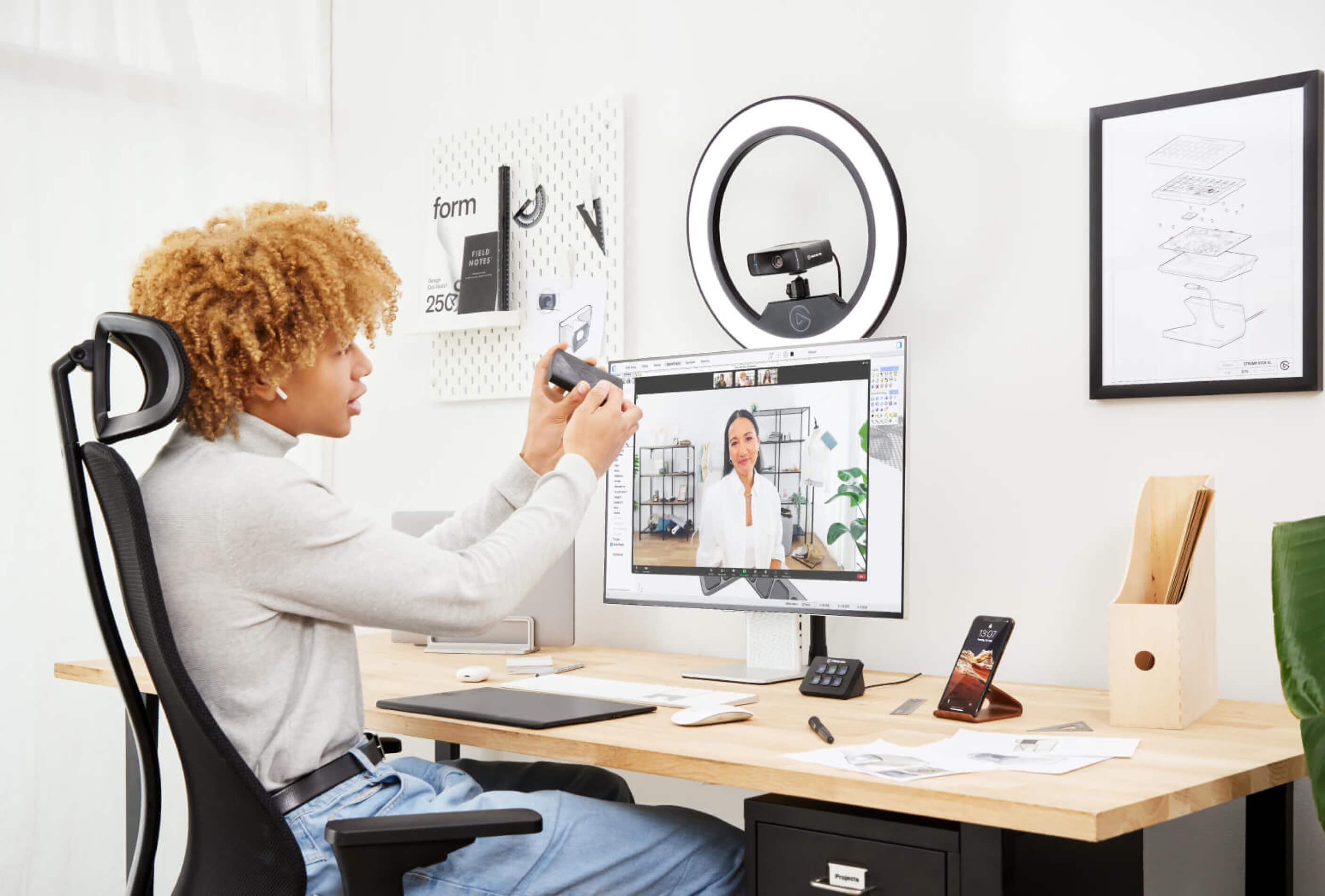 Facecam Pro | World's First 4K 60FPS Webcam | Elgato