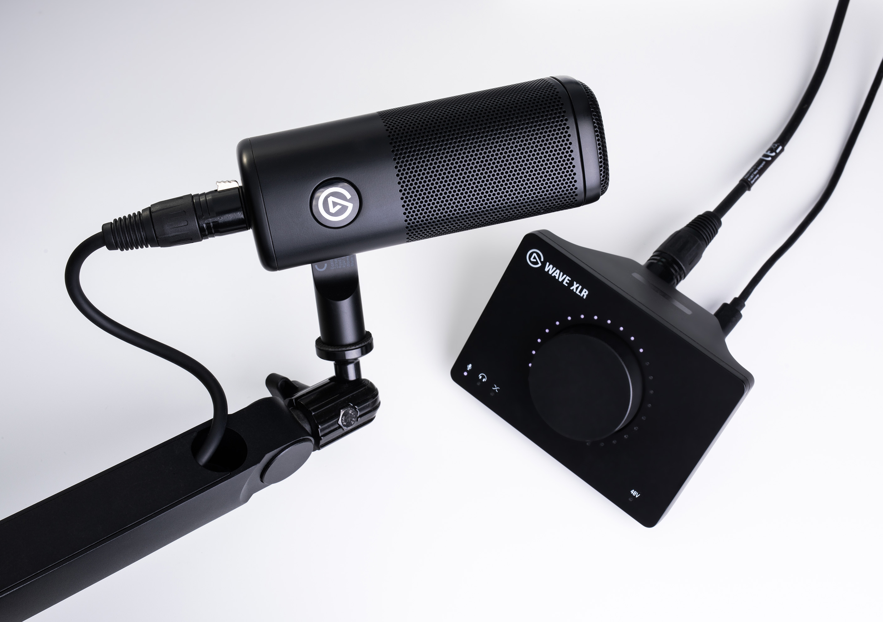 Elgato Wave XLR - Audio Mixer, 75 db Preamp, 48V Phantom Power  for XLR Mic to USB-C - For Streaming, Recording, Podcasting : Everything  Else