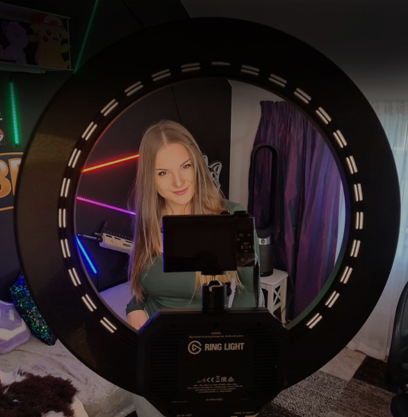 Content creator using Ring Light