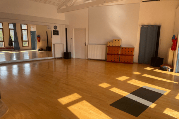 Yoga à la maison des enfants à Bordeaux
