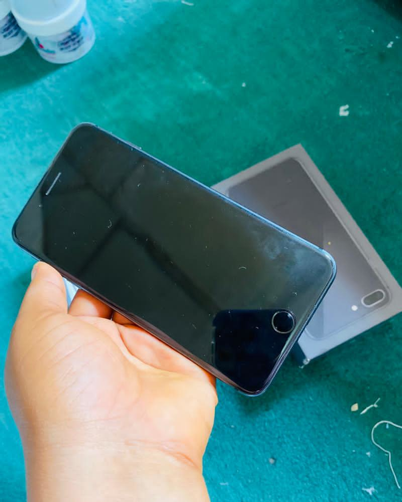 Apple iPhone 8 plus 64gb black