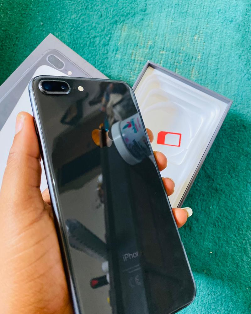 Apple iPhone 8 plus 64gb black
