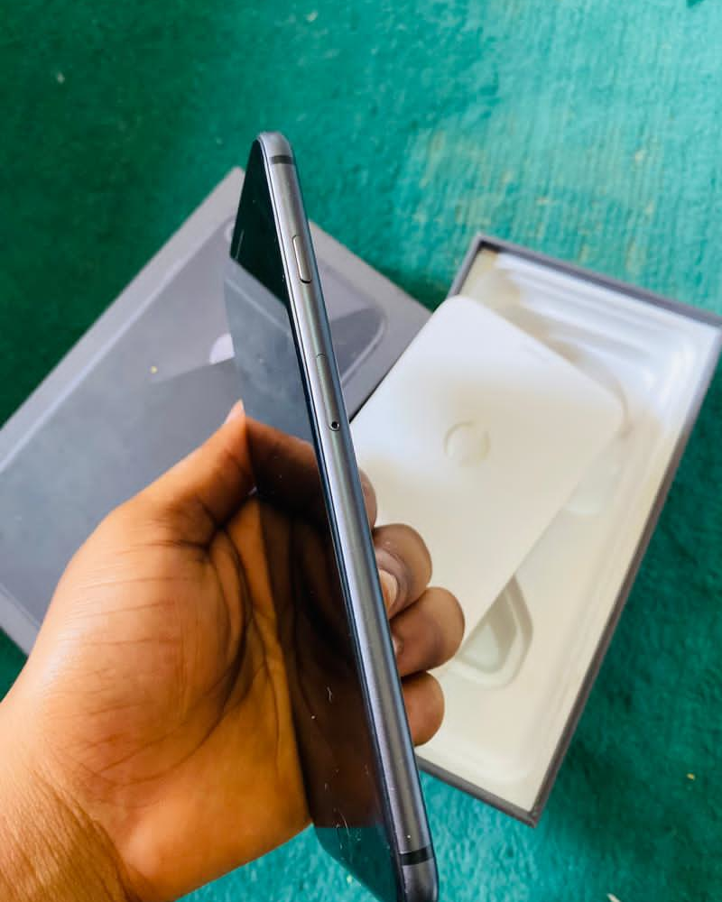 Apple iPhone 8 plus 64gb black
