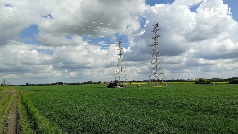 Besichtigung von Kabeln auf einer 110 kV-Freileitung Pelplin - Malbork - zwei Masten - Eltel Networks