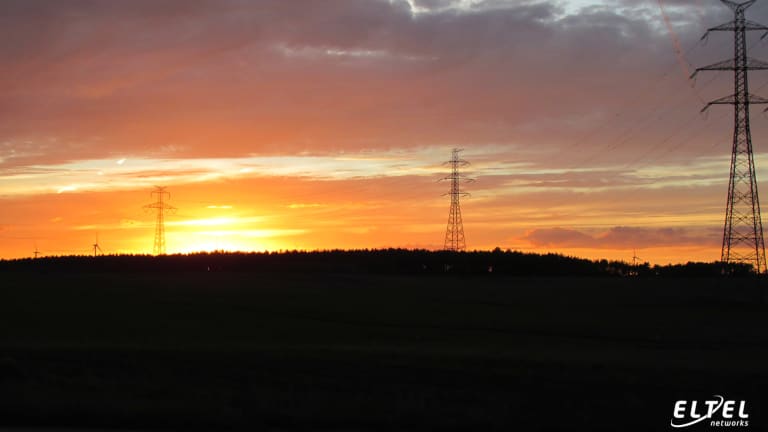 400-kV-Leitung Ełk – Grenze der Republik Polen; Sonnenuntergang – eltelnetworks.pl