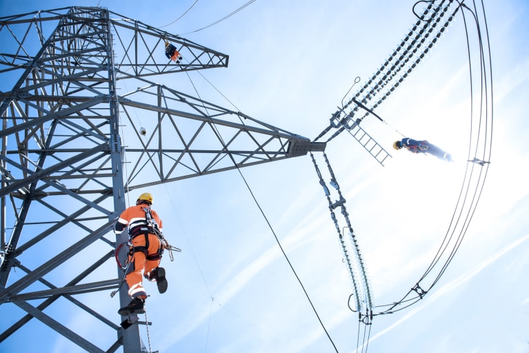 Power line - work at height - Eltel Networks