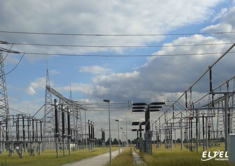 Napowietrzna stacja energetycznej 400 kV Stanisławów – eltelnetworks.pl