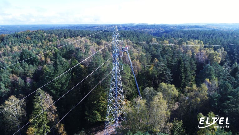 Prace na wysokości na linii wysokiego napięcia w woj. pomorskim - specjaliści w akcji - Eltel Networks