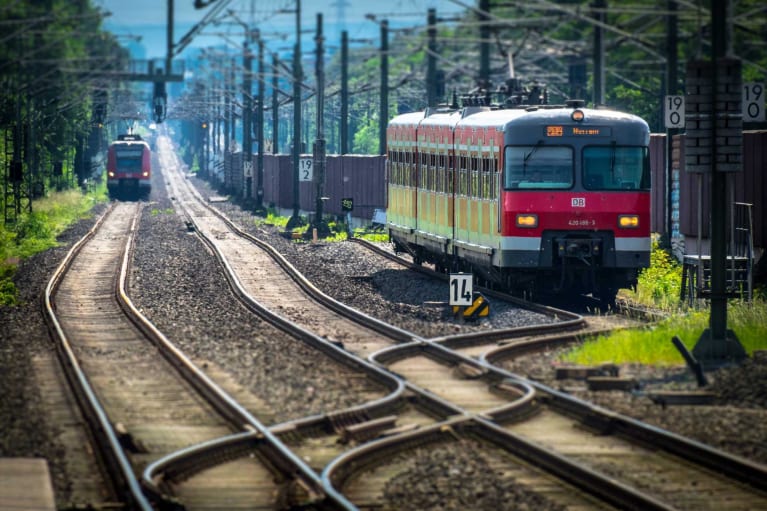 Instruktaż podczas prac na linii kablowej wysokiego napięcia - Eltel Networks