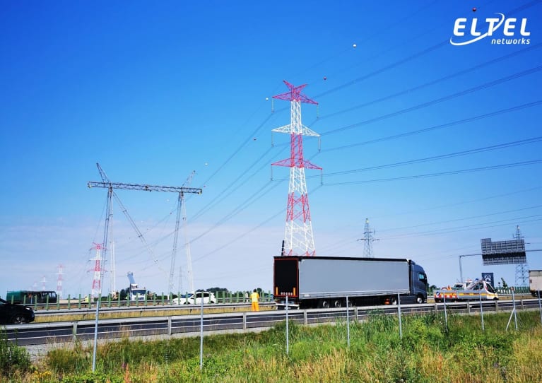 Dwutorowa napowietrzna linia elektroenergetyczna 400 kV Czarna-Pasikurowice - prace na linii - Eltel Networks