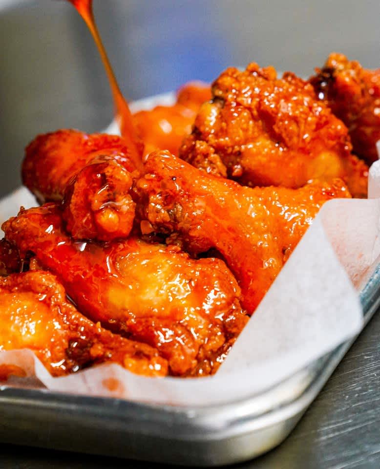 Order Perry Wings Miami (Present both Credit / Debit Card & the ID for
