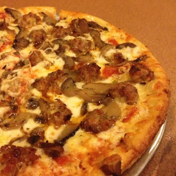 Queens Pizza background image