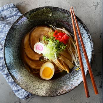 Momoiro Ramen background image
