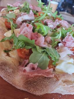 Prosciutto di Parma Pinsa