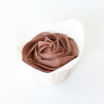 Yellow Cake With Chocolate Buttercream