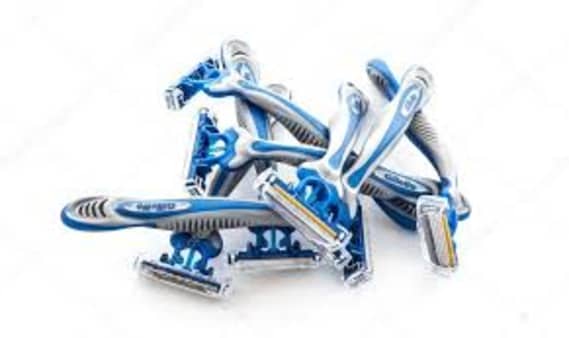 image of Gillette Sensor Simple, 6 Disposable Razors 