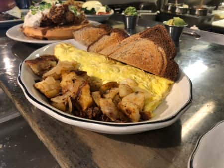 image of CHEDDAR CHEESE OMELET