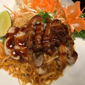 CRISPY DUCK PADTHAI