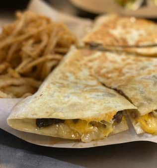 image of Cheeseburg Quesa