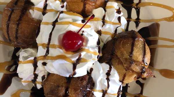 image of Fried Brownie Bitse