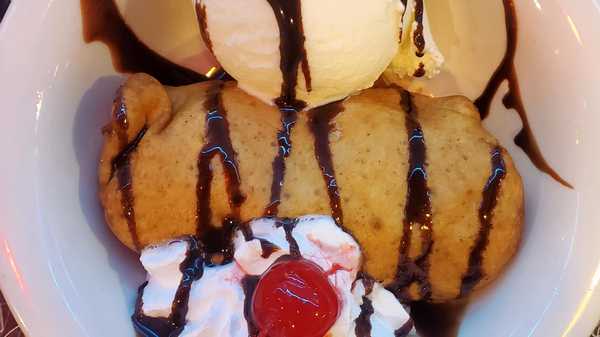 image of Fried Twinkie a la Mode