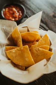 CHIPS & SALSA