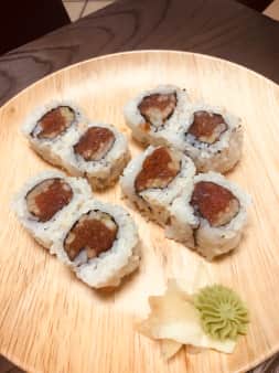 Spicy Tuna Roll*