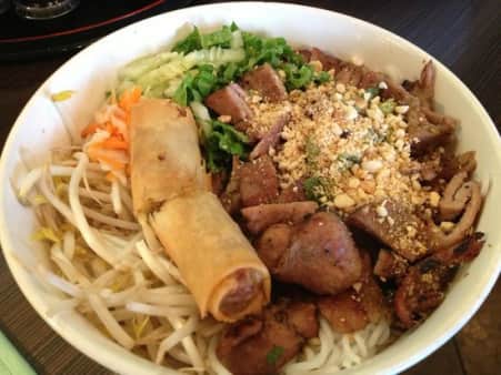 image of Beef Vermicelli w/ Egg Roll
