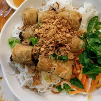 image of Vermicelli with Egg Roll/ Bun Cha Gio